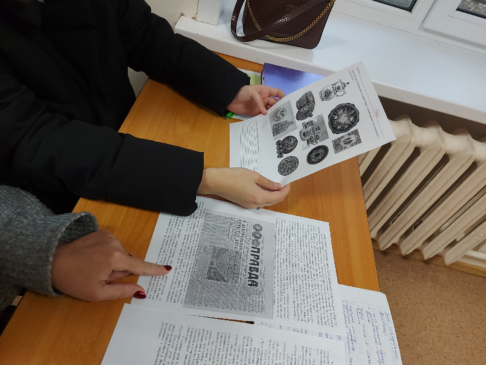 12 октября доцентом кафедры Изобразительное искусство и культурология Таланиной О.В. был проведен мастер-класс по теме Проблемы развития народных промыслов